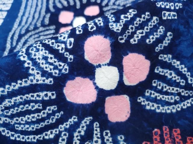 よろけ縞舞花文