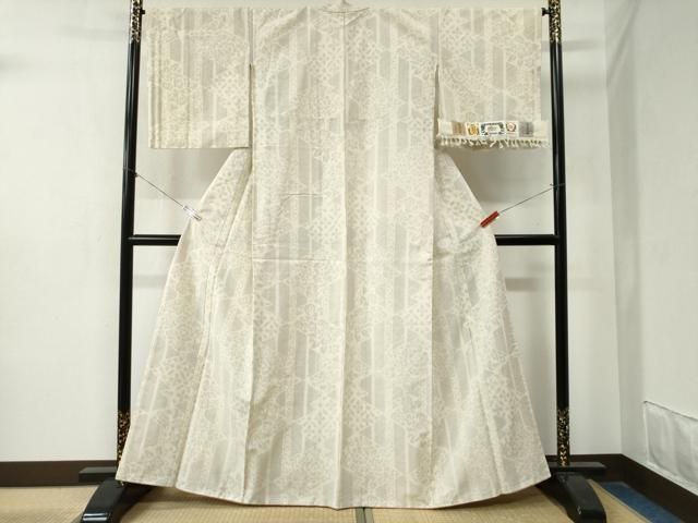 平和屋着物 結城紬 吉祥花唐草文 証紙付き 正絹 yc