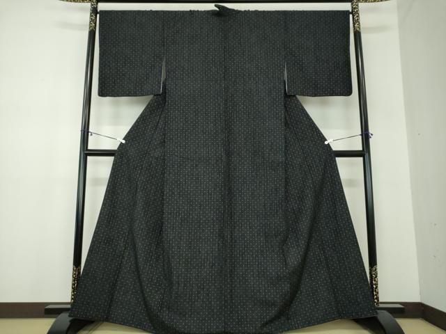 平和屋着物 上質な紬 十字 黒地 正絹 ps