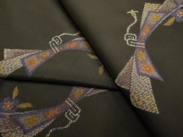 平和屋着物 上質な紬 短冊吉祥文 黒地 正絹 du