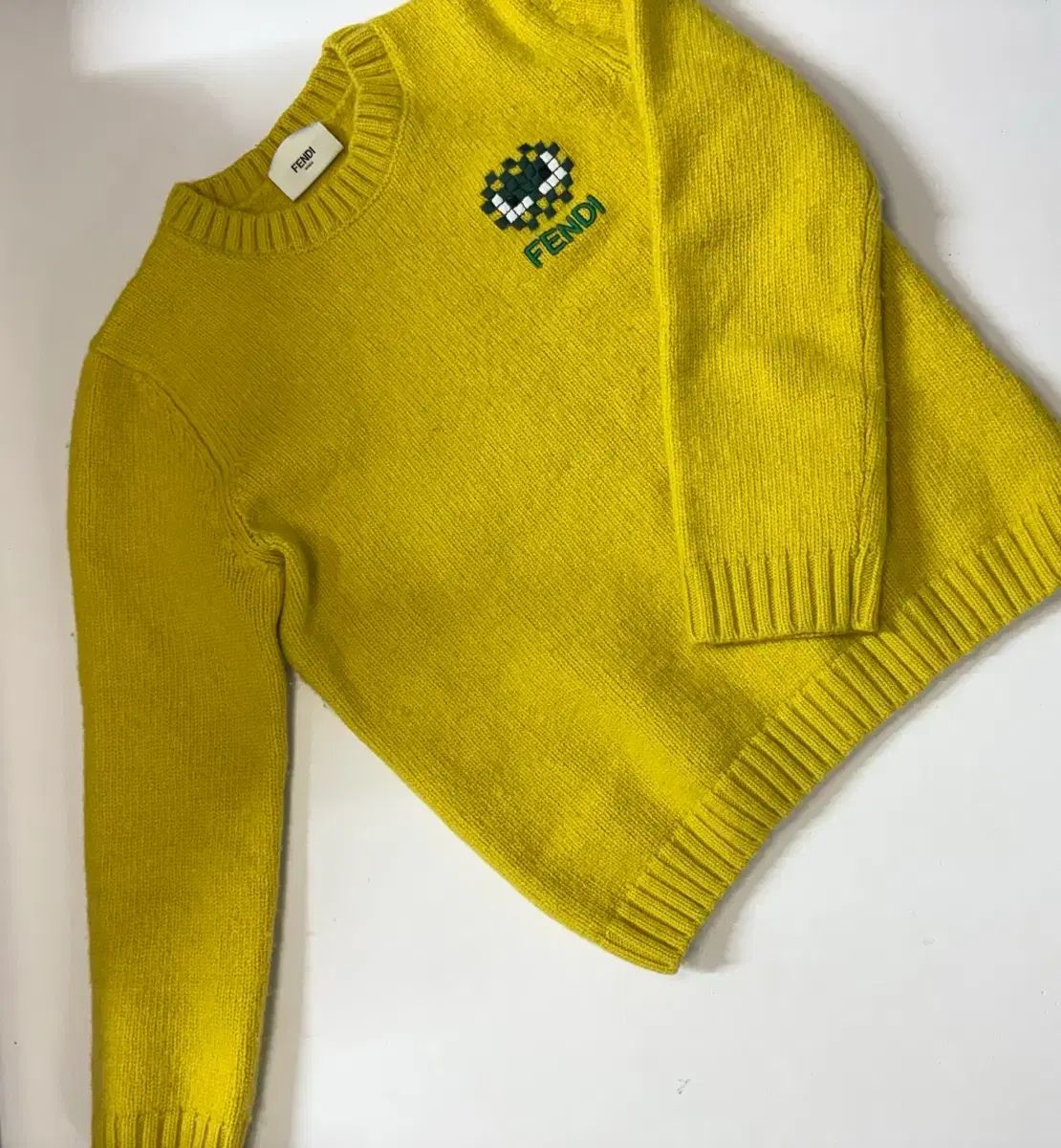 ダンファンハット商品 FENDI フェンディ キッズ 黄色 ニット 10 A