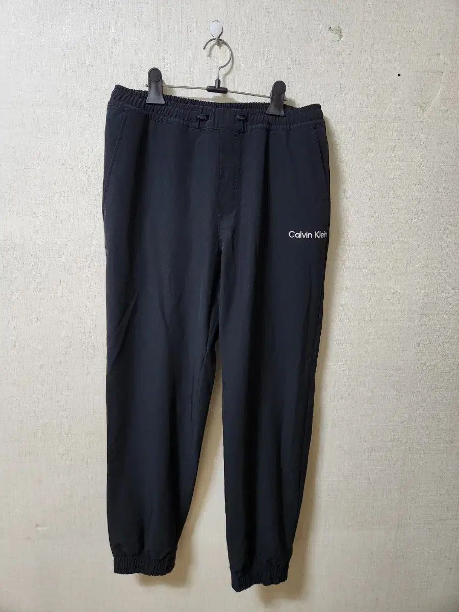 Calvin Klein トレーニングパンツ
