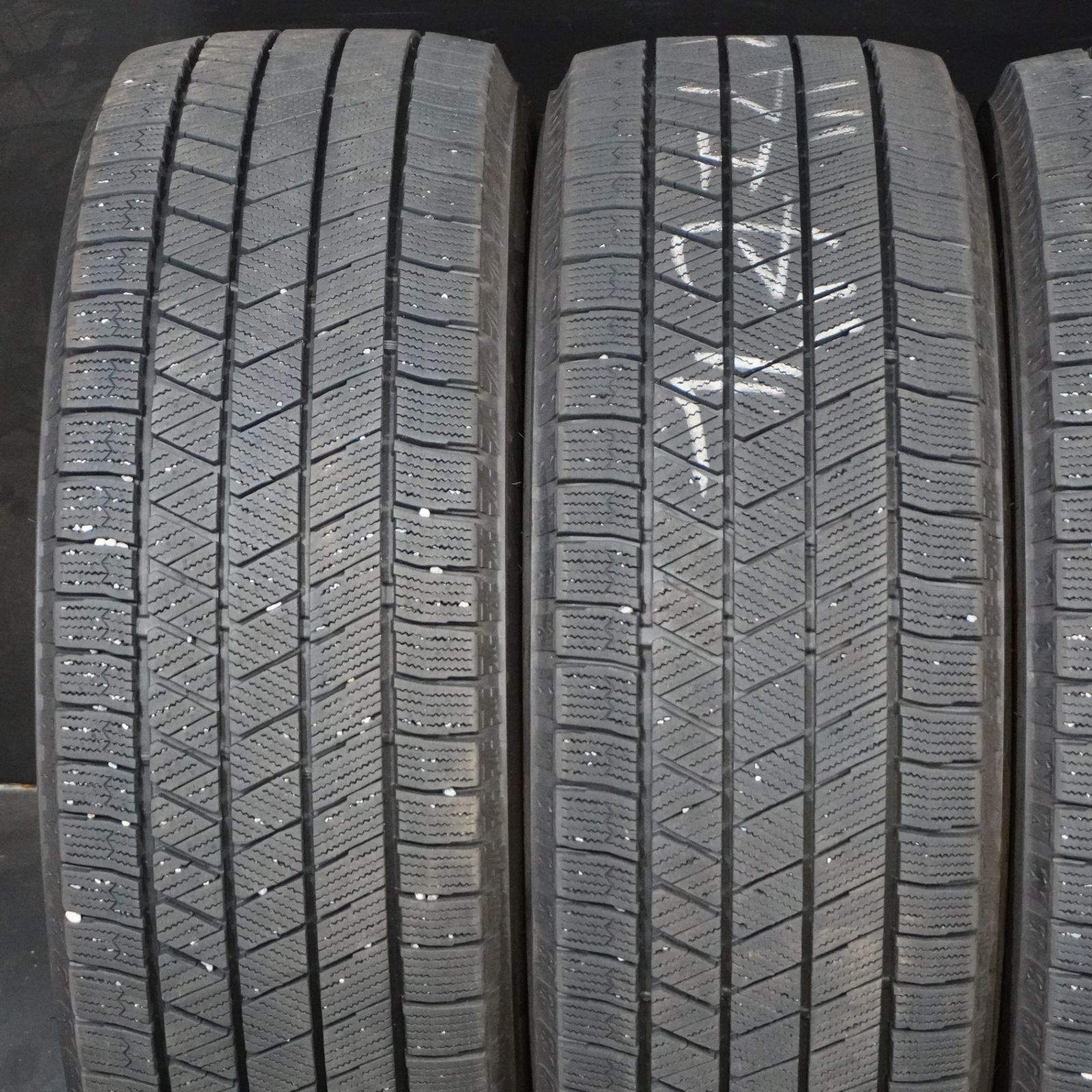  22年製 バリ山 ブリヂストン BLIZZAK VRX 3 215 55 R 17 4本 スタッドレス ヴェゼル WR V CX 3等 17インチ スタッドレス