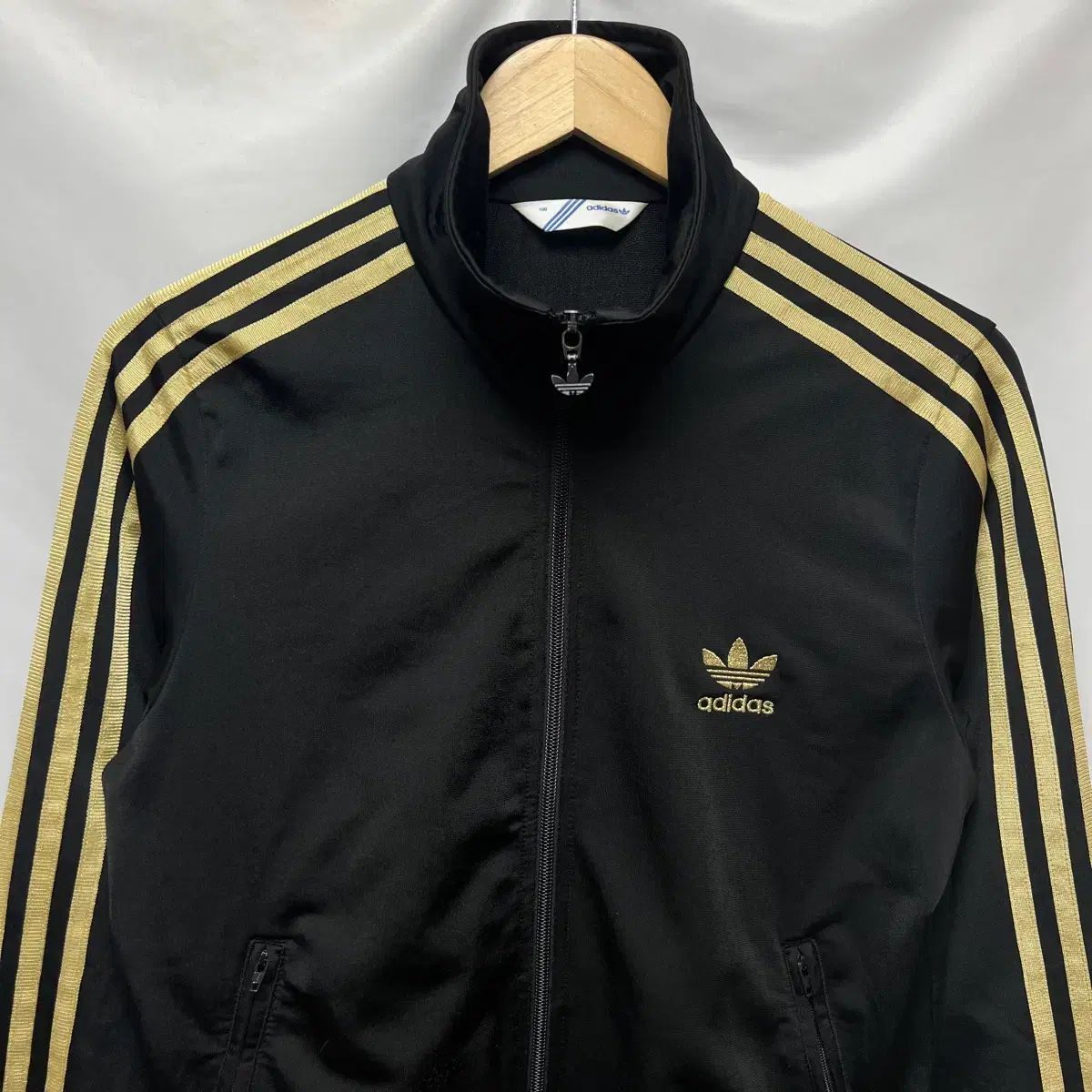 正規品/100 アディダス 新モデル ファイヤーバード GOLD BLACK