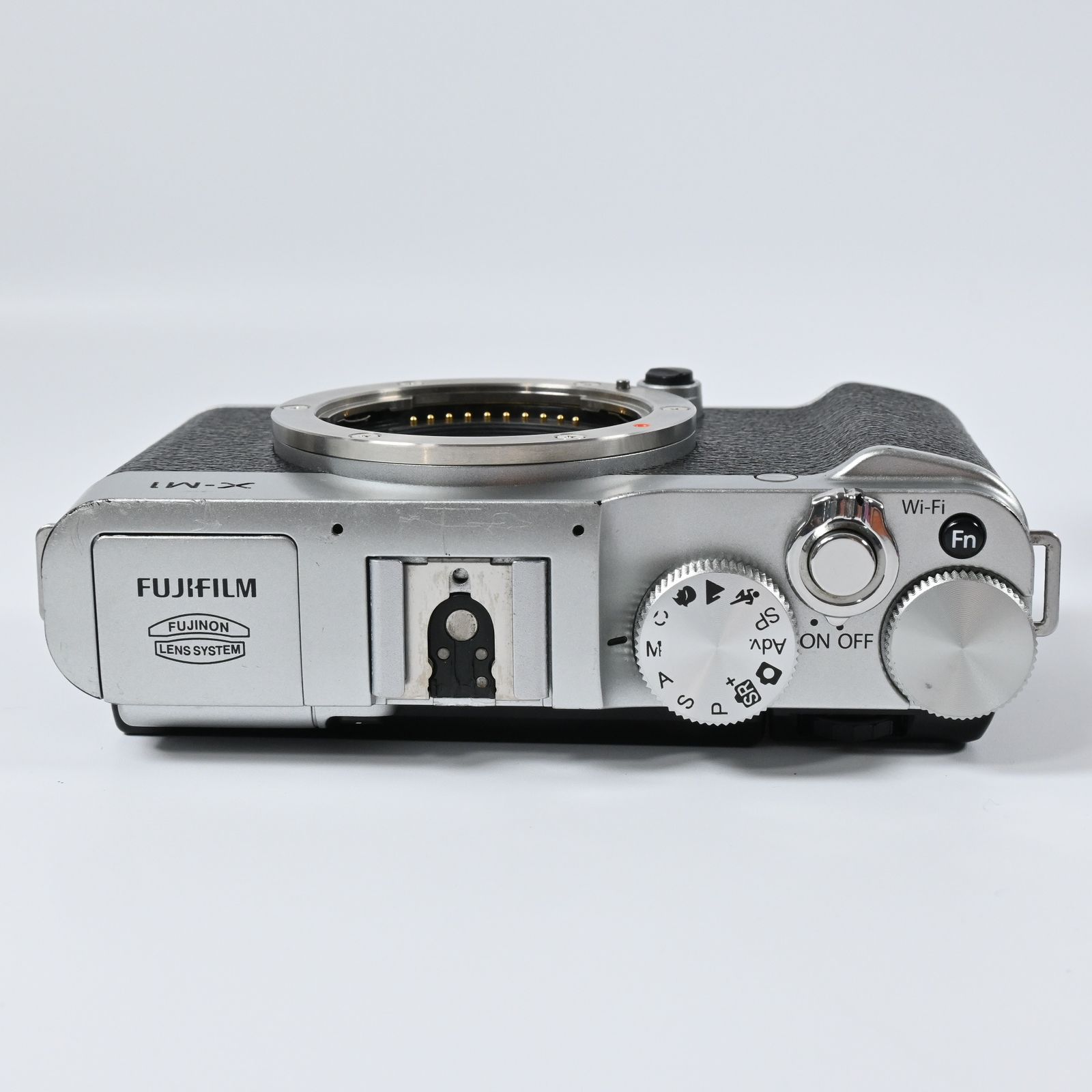 ⭐︎美品 FUJIFILM X-M1 ダブルレンズキット シルバー FUJIFILM X-M1 レンズキット シルバー - メルカリ