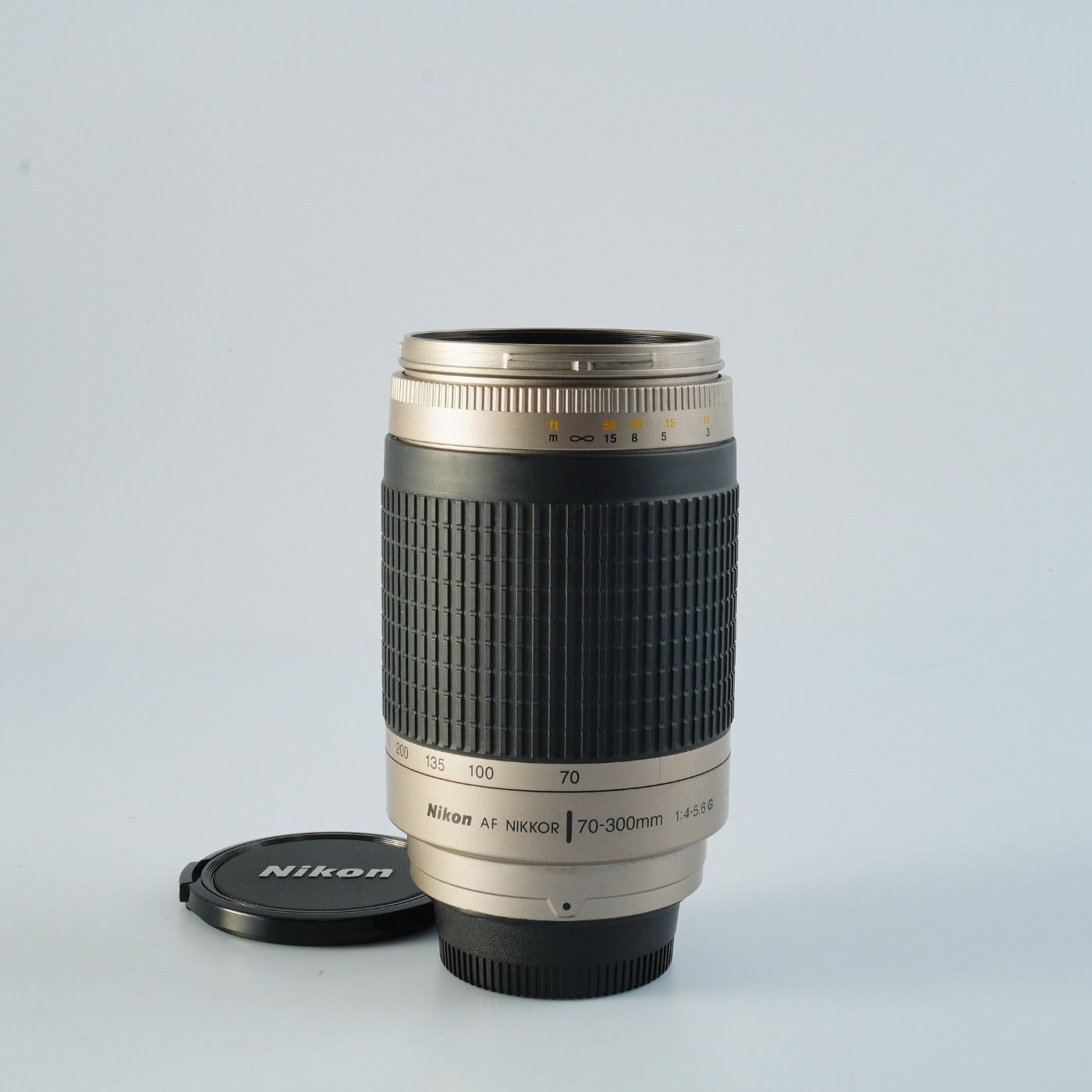 Nikon ニコン AF NIKKOR 70 300 mm F 4 5 6 G Silver ズームレンズ