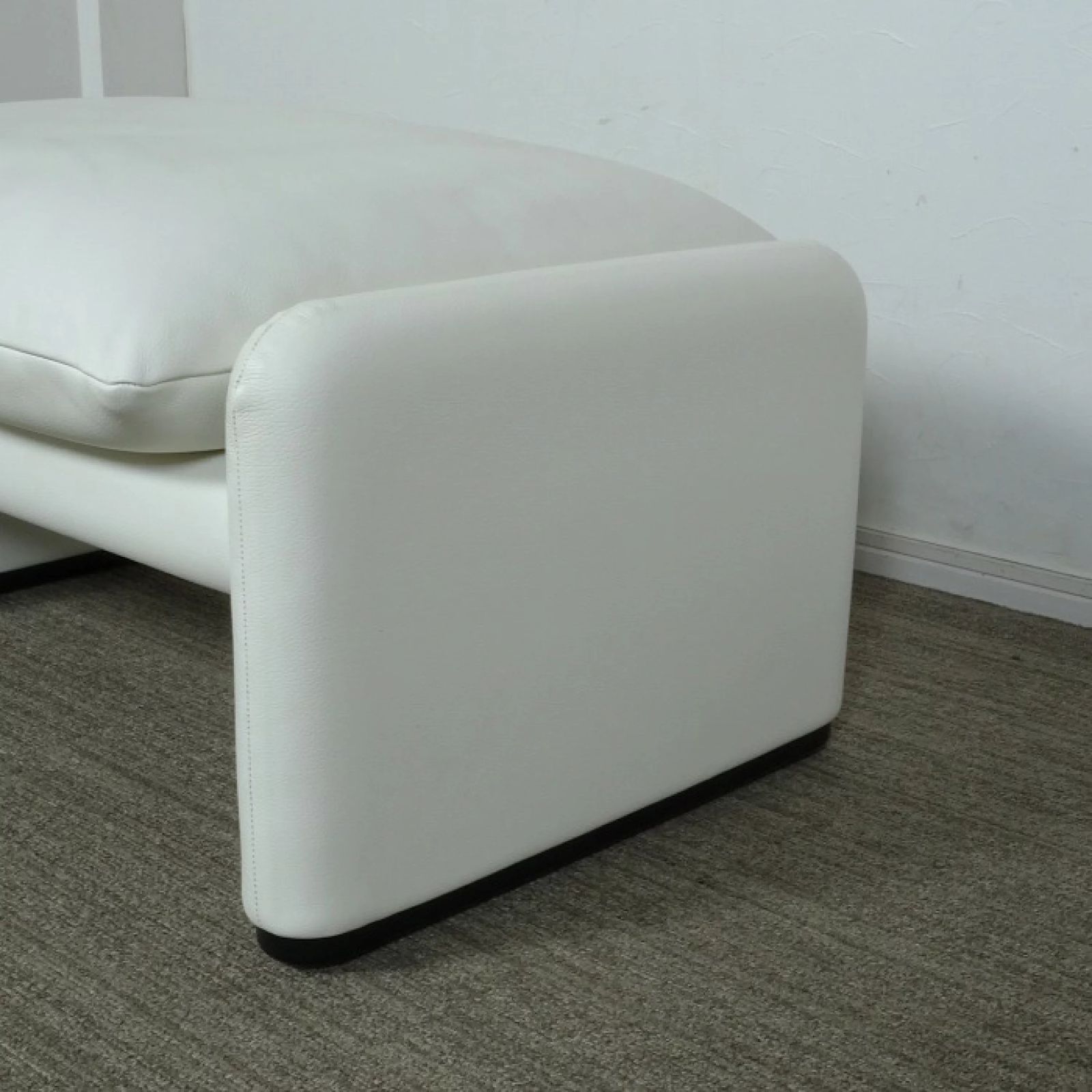 ◾︎SELUNO◾︎ 【展示超美品】 Cassina カッシーナ 675 MARALUNGA