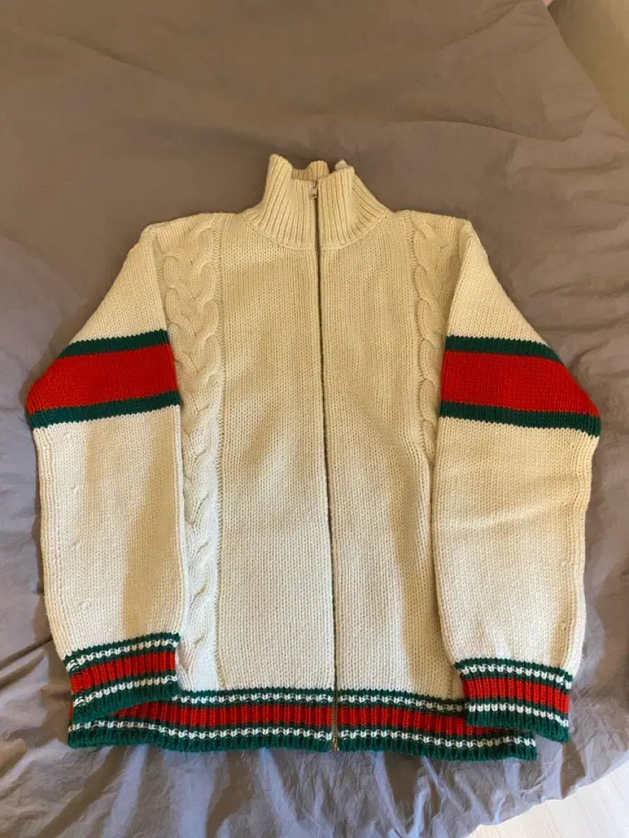 ⭐お値段交渉可⭐　グッチ　ジップアップ　カーディガン グッチ ジップアップ カーディガン - メルカリ