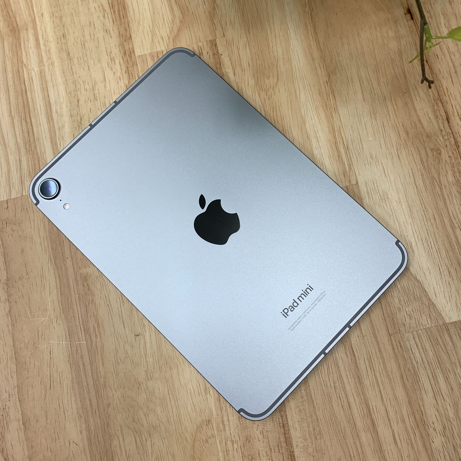 新品同様 iPad Mini A17Pro 128GB スペースグレー WiFi + Cellular