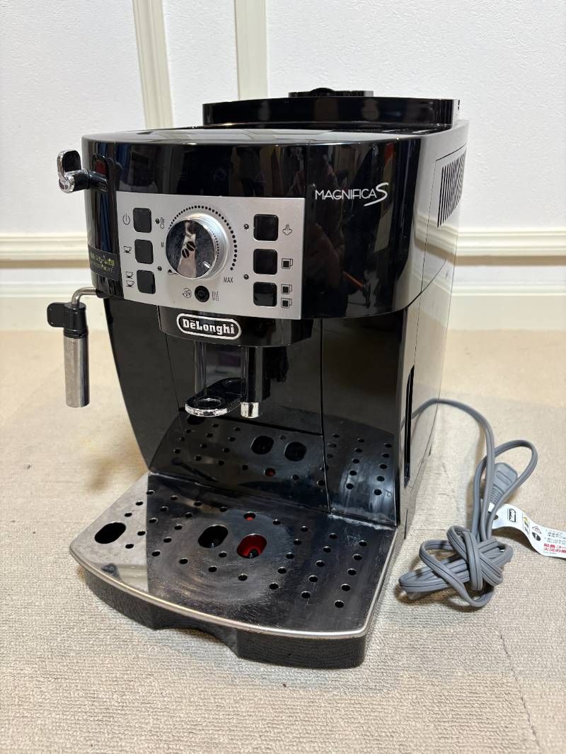 デロンギ マグニフィカ S コンパクト全自動コーヒーマシン コーヒーミル