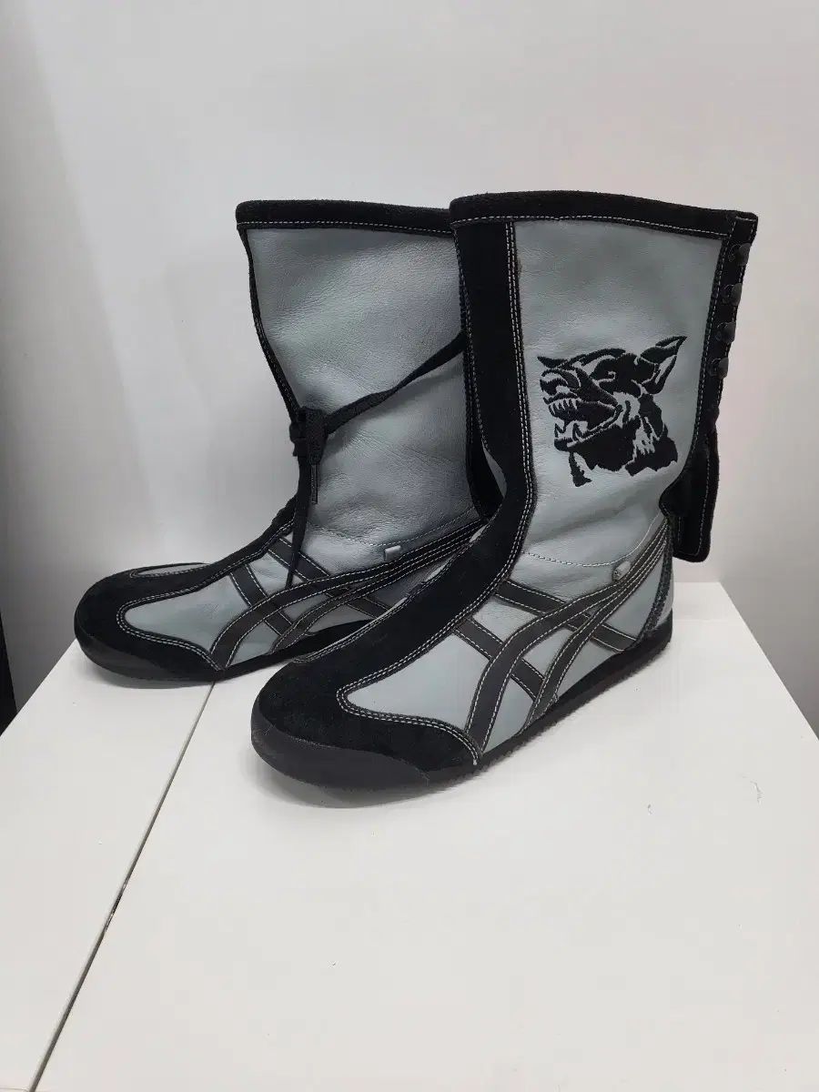 オニツカタイガー 狼刺繍ハイトップ shop取引では対象外