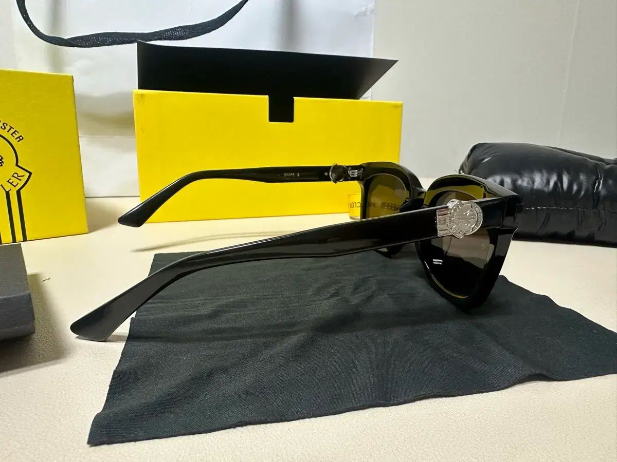  GENTLE MONSTER ジェントルモンスター MONCLER モンクレール SWIPE 3 01 サングラス サングラス 小物