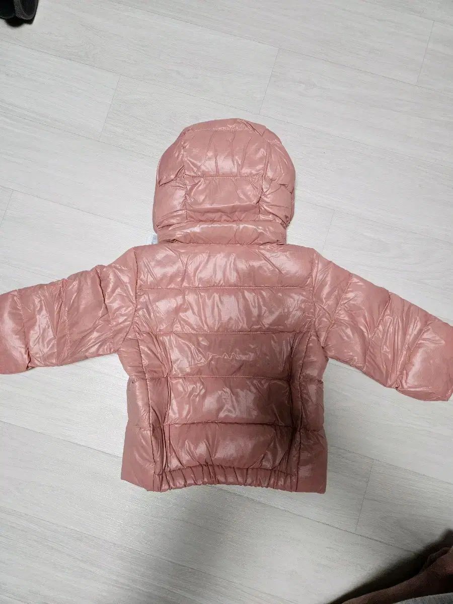 パタゴニア ベイビー ダウン フーディ ピンク