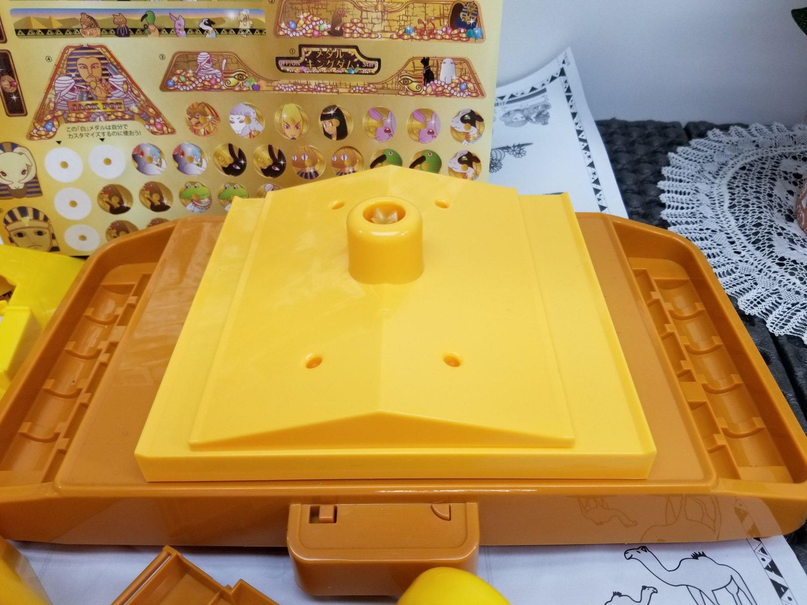 おもちゃ メダルゲーム メダルキングダム コイン落とし ピラミッド 電動 トイザらス A7526A10