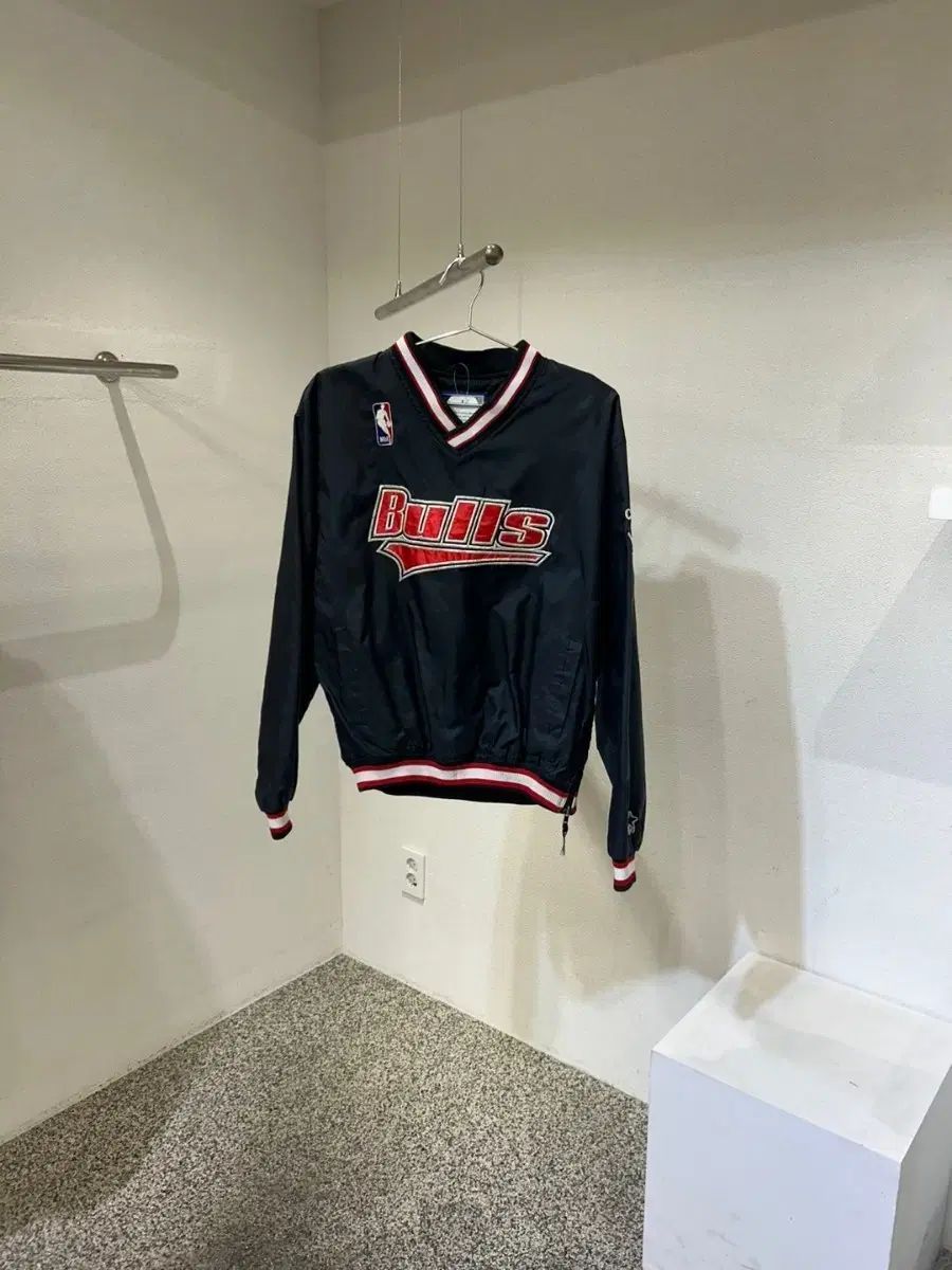 古着　USA製 STARTER シカゴブルズ　BULLS NBA 19 STARTER（スターター） 古着 90年代 Starter NBA CHICAGO BULLS