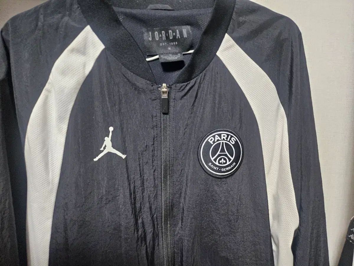 ジョーダン X パリ・サンジェルマンFC ブラック ウィンドブレーカー