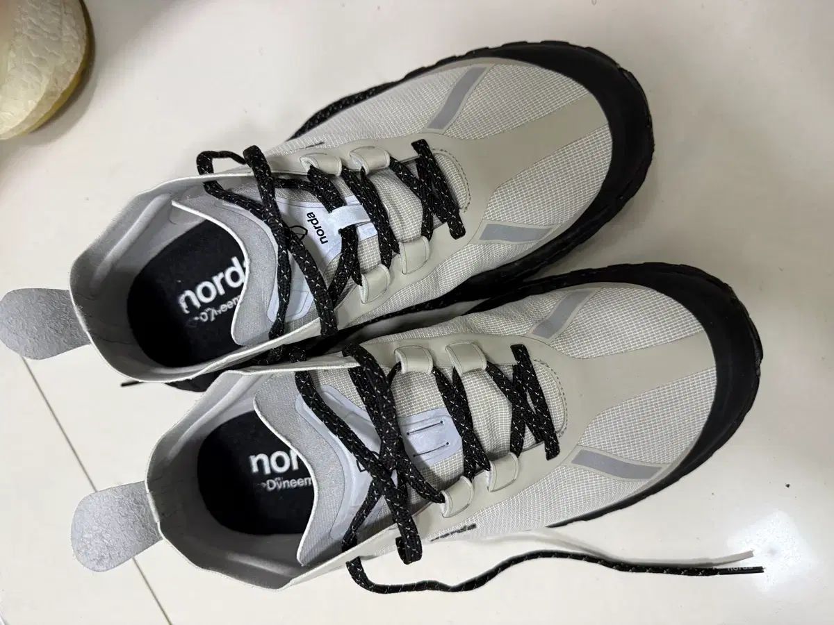 norda 001 ランニングシューズ グレー ブラック