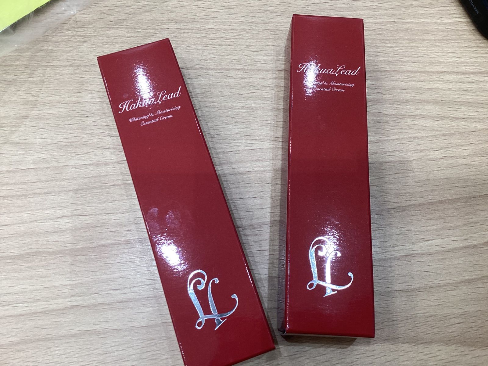 ハクアリード　ホワイトニング&モイスチャライジングエッセンシャルクリーム 2点 KA1037 ハクアリード ホワイトニング&モイスチャライジング