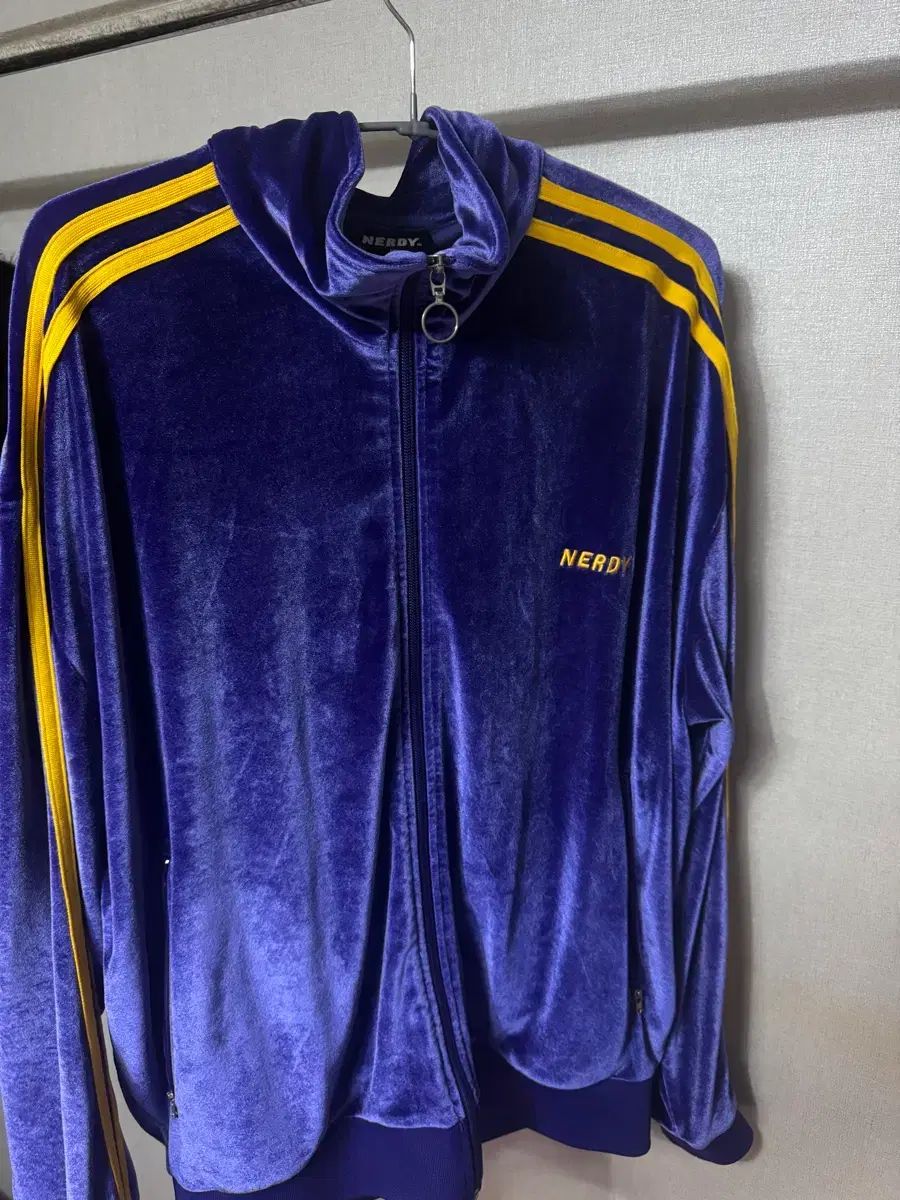 NERDY ツアーベルベット ジャージ - メルカリ