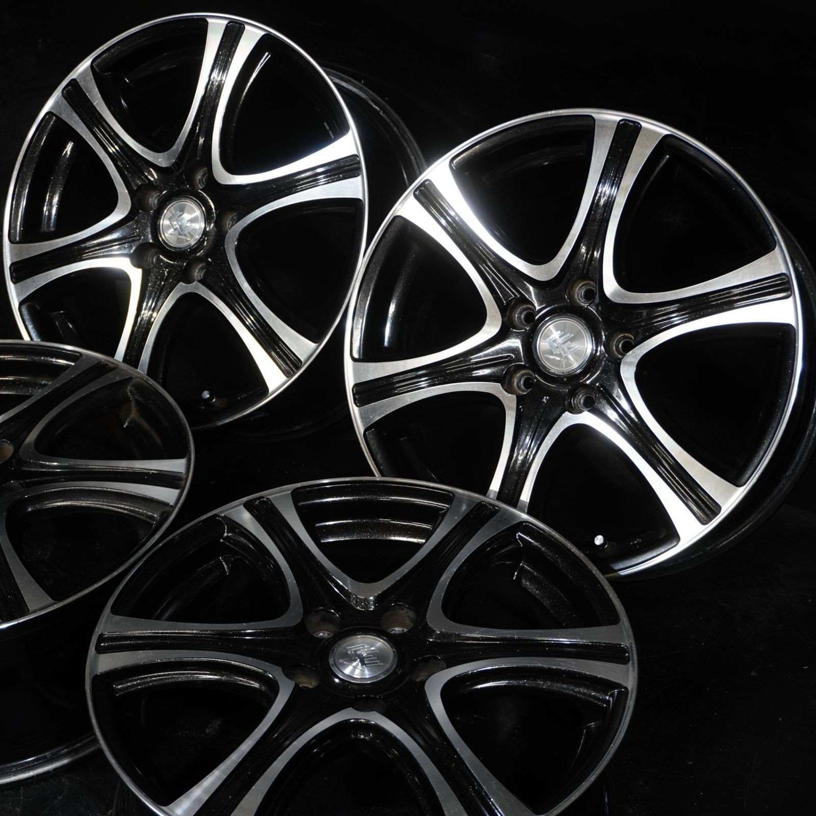 スタッドレス用に TOPY CEREBRO 17 7 J 55 114 3 5 H 4本 ステップワゴン ZR V ヴェゼル CX 30