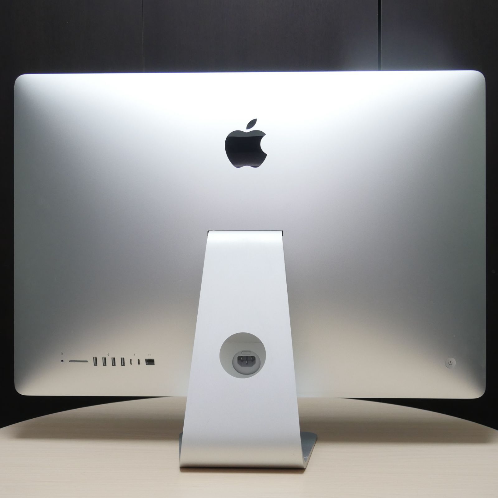 薄型大画面Retina 5 K 27 inch iMac Core i 8500 メモリ16 GB Fusion Drive 1 03 TB AMD RADEON Pro 570 X Mac OS Sequoia