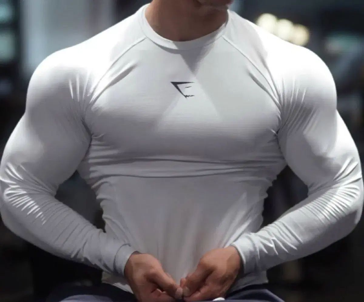 ジムシャーク 長袖 白 M (新品)