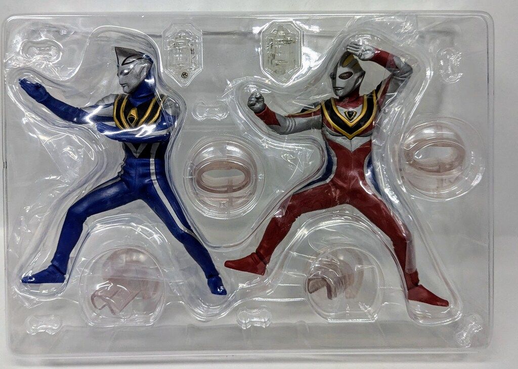 バンダイ アルティメットルミナスプレミアム ウルトラマンガイア