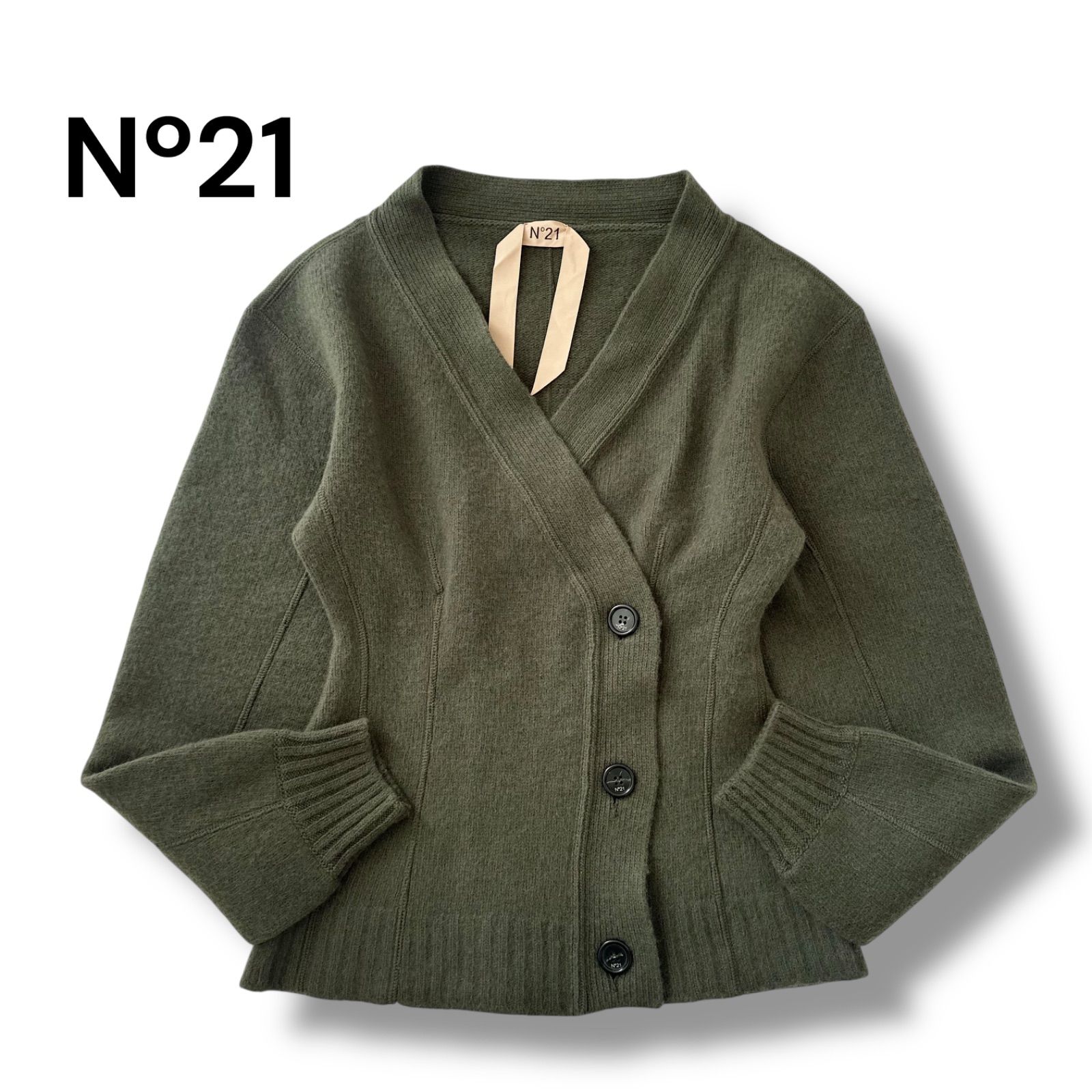 N°21 ヌメロヴェントゥーノ 22AW バージンウール サイドボタン ニット