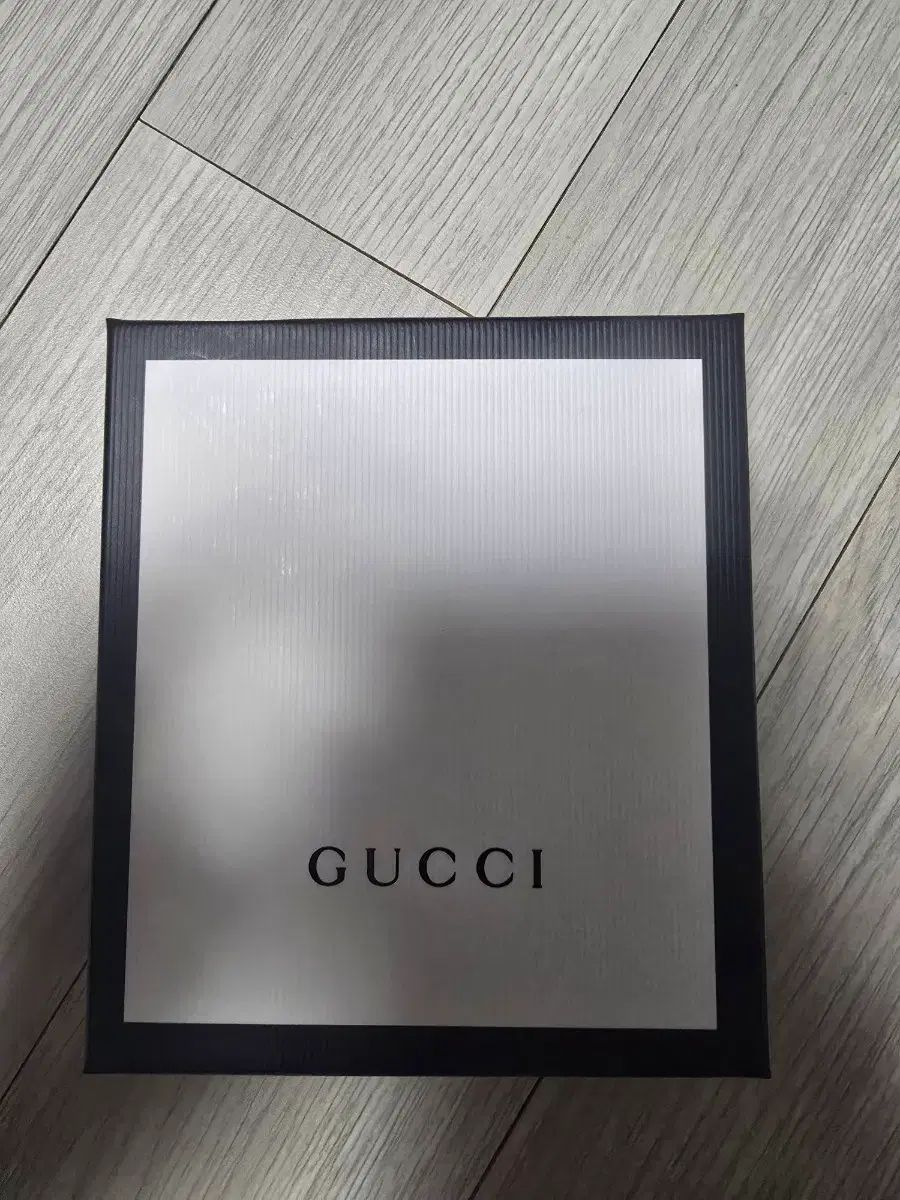 グッチ GUCCI 二つ折り財布 インターロッキング ツートン ブラック グリーン 610464
