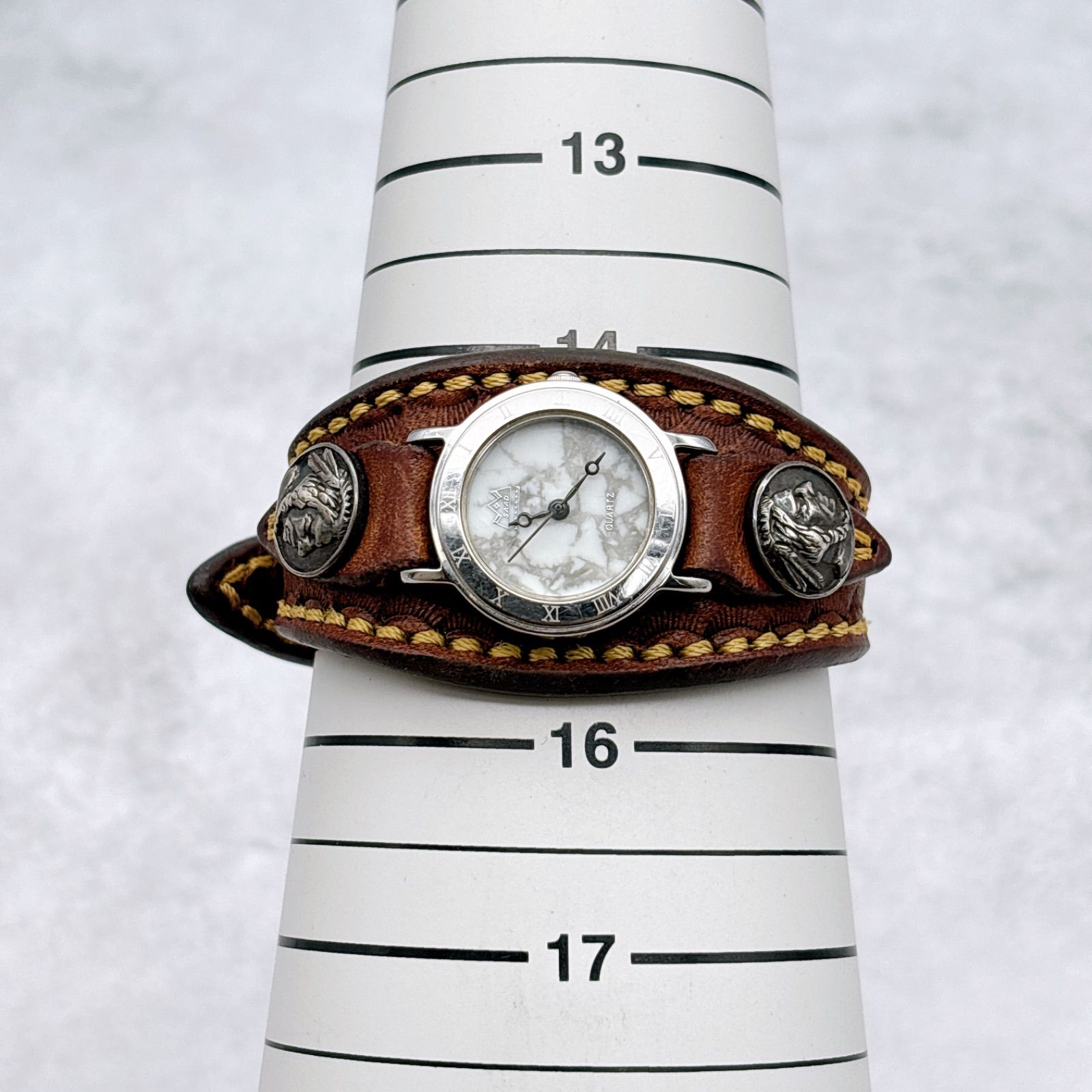 稼働 SAAD サード レザー ブレスウォッチ インディアン コンチョ