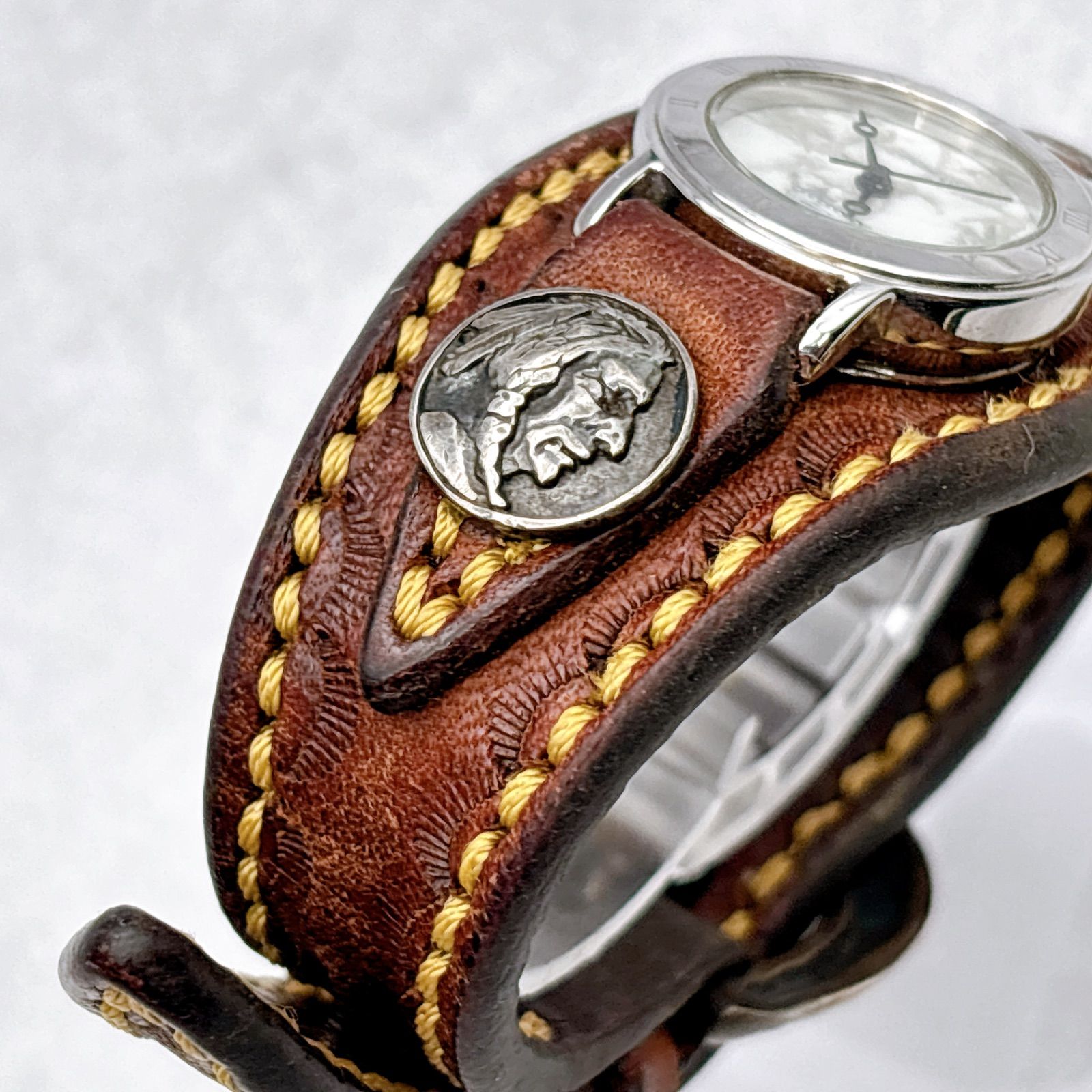 稼働 SAAD サード レザー ブレスウォッチ インディアン コンチョ