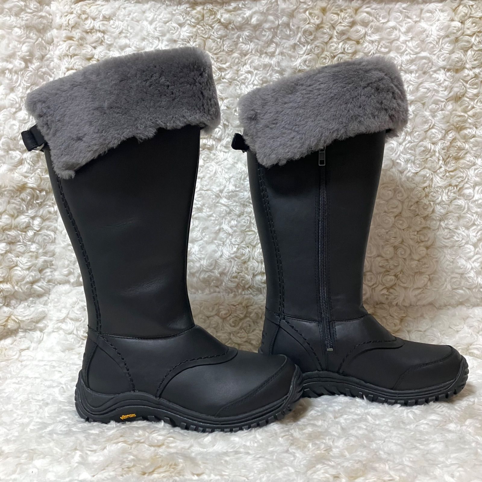 美品 UGG 防水の内ボア付きロングブーツ ムートンブーツ eVent素材使用