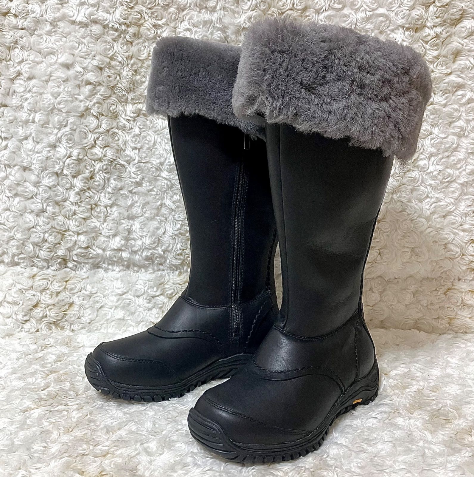 美品 UGG 防水の内ボア付きロングブーツ ムートンブーツ eVent素材使用