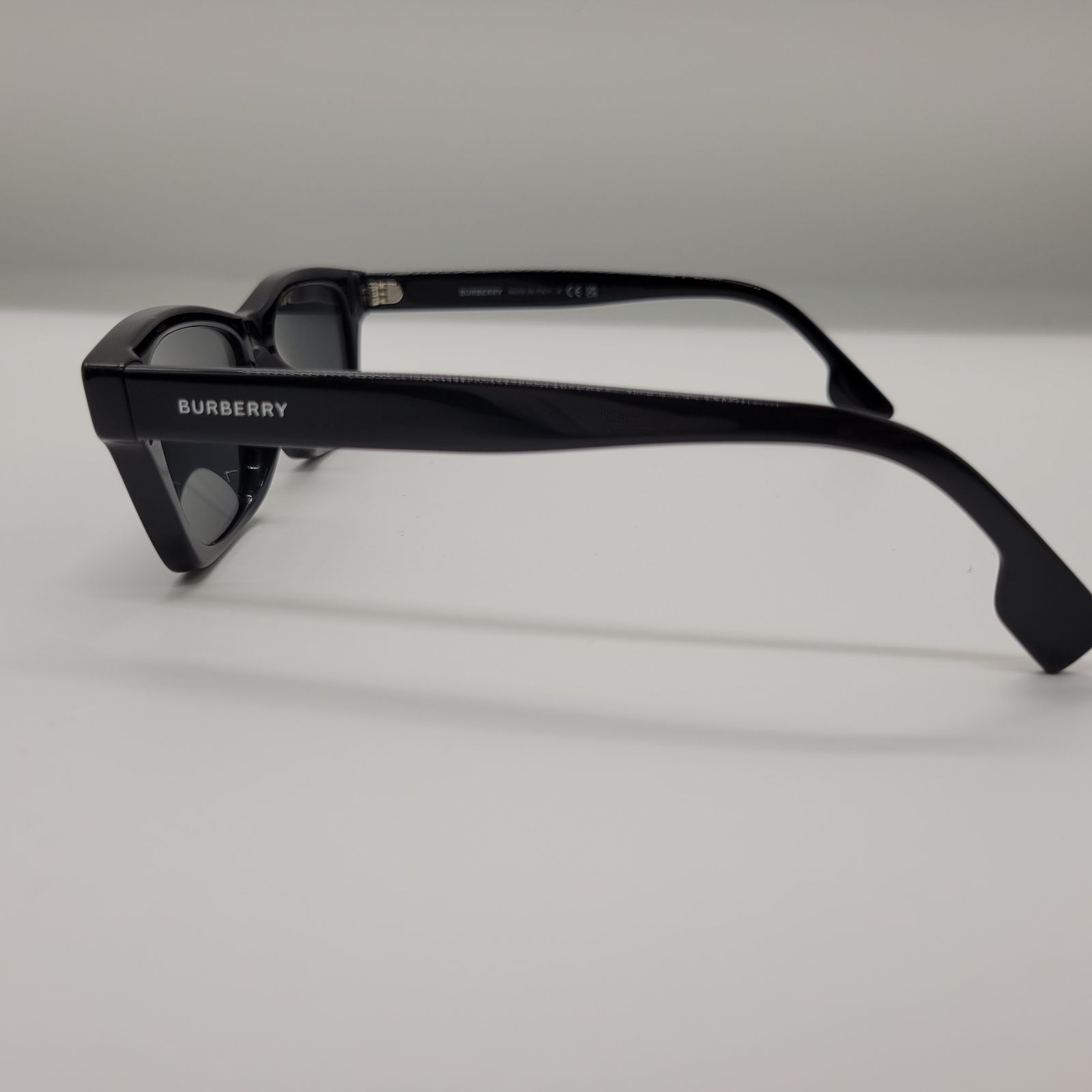 BURBERRY】バーバリー KENNEDY スクエア サングラス BE4357F ブラック