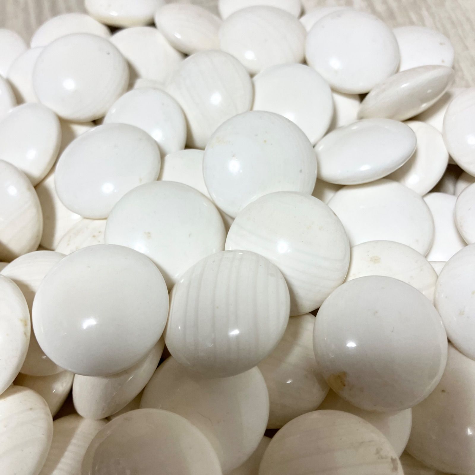 蛤碁石 碁石 36号 極厚 碁盤 碁笥 月印 実用 白 184個 黒 186個 - メルカリ