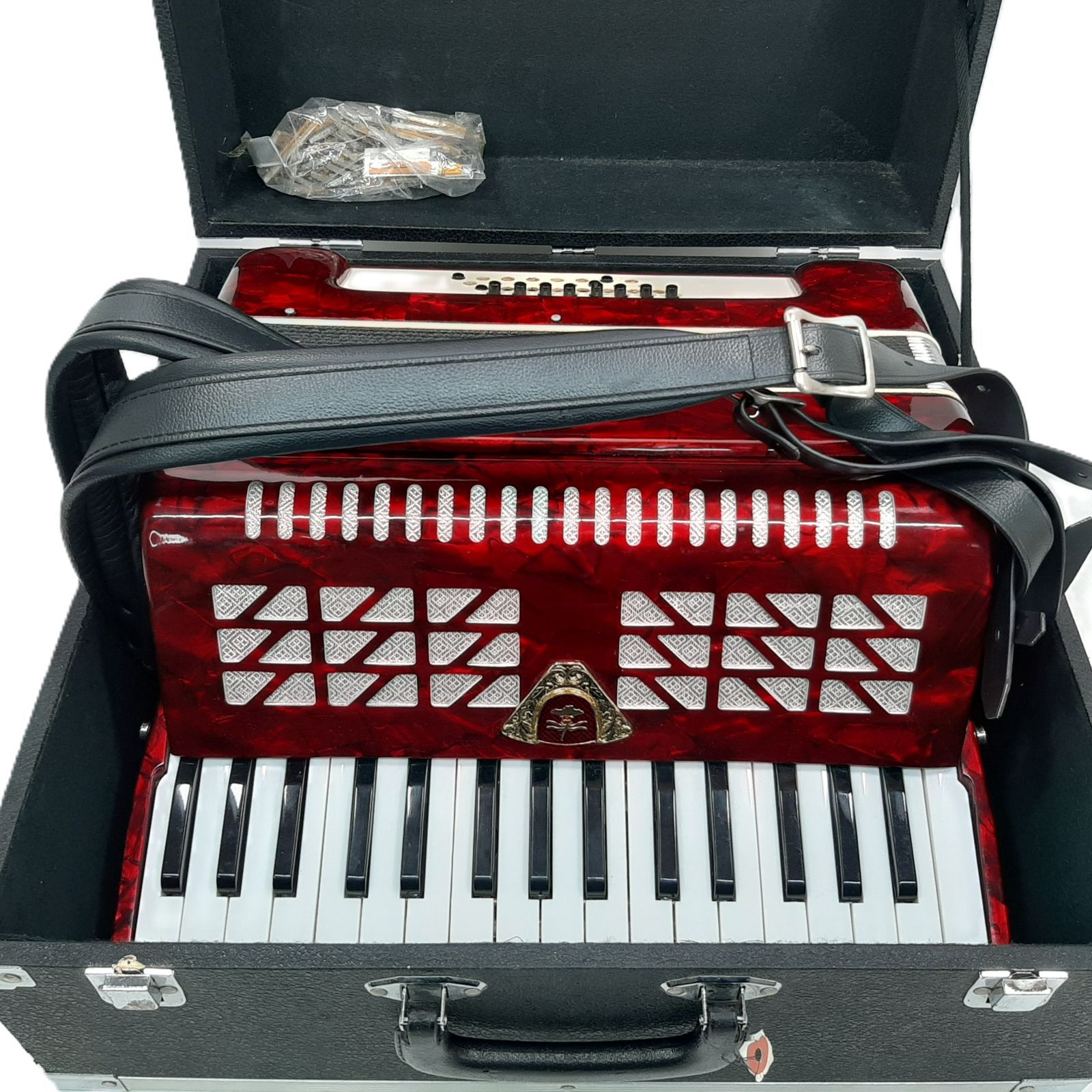 【美品】TOMBO アコーディオン No.28(ハードケース付) 25鍵盤 ジャンク】アコーディオン Tombo T32N ハードケース付き - メルカリ