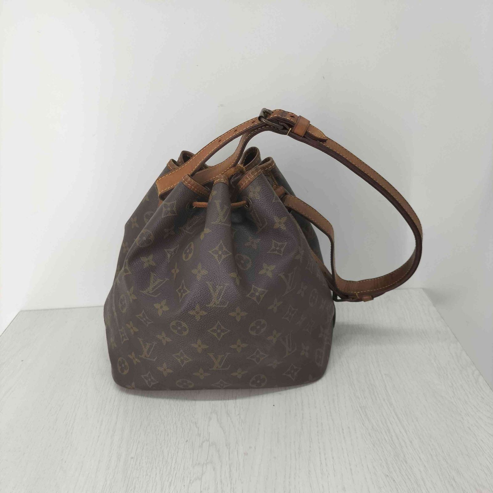 ルイヴィトン LOUIS VUITTON モノグラム プチノエ ショルダーバッグ