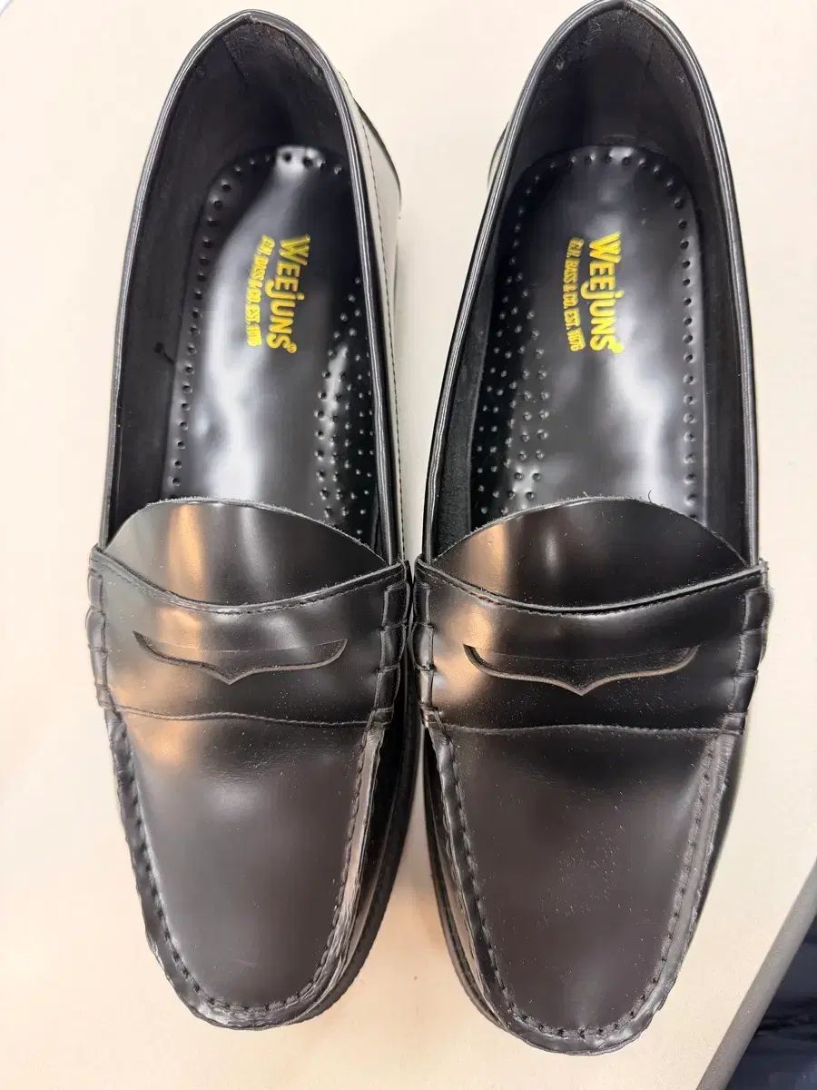 G H Bass Co ウィジュン2 ブラックローファーです サイズ違い