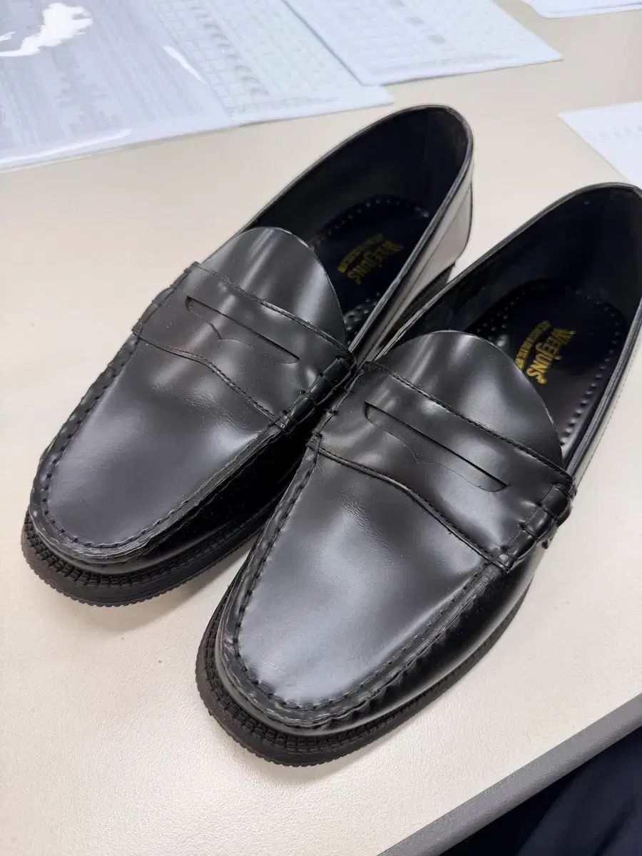 G H Bass Co ウィジュン2 ブラックローファーです サイズ違い