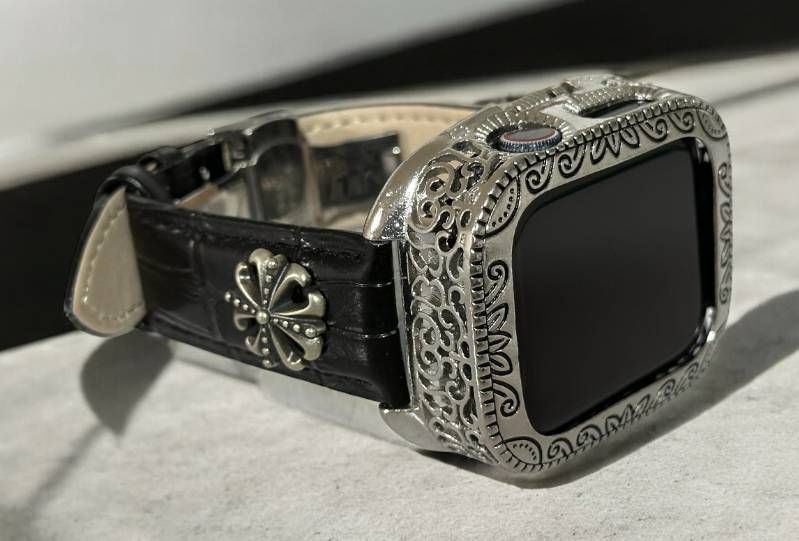 zメタル銀鎧 Apple Watchバンド 本革レザーベルト クロコダイル ブラックシルバー コンチョ付き アップルウォッチ重厚メタルカバー 彫刻調精密ケース 44 mm 45 46 49 ultra ウルトラ メンズ レディース 着脱時ネジ不要