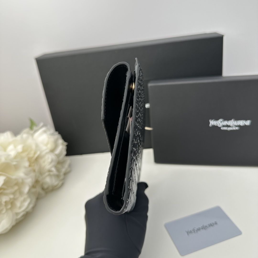 極美品 YSL Yves saint Laurentイヴ イヴサンローラン 長財布 小銭入れ