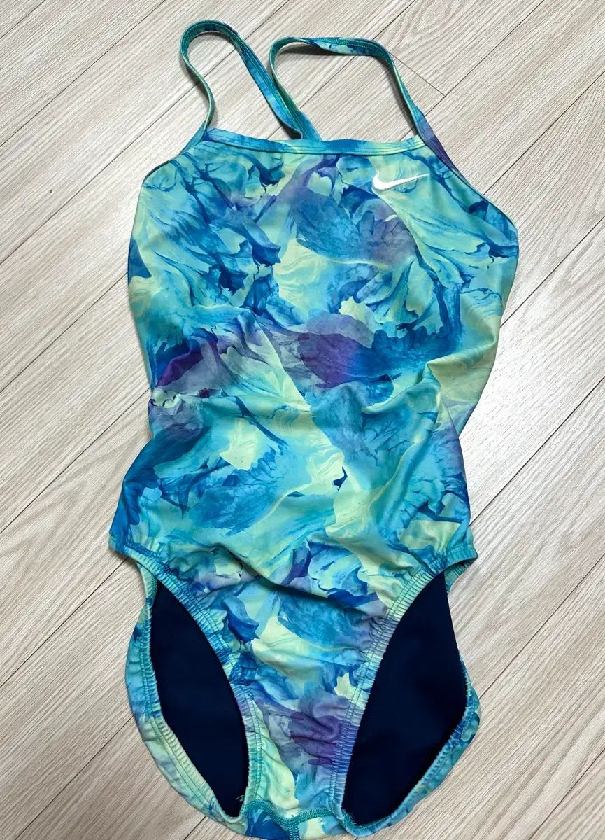 36 NIKE ローカット ヴィクトリー ボルドー レーサーバッグ