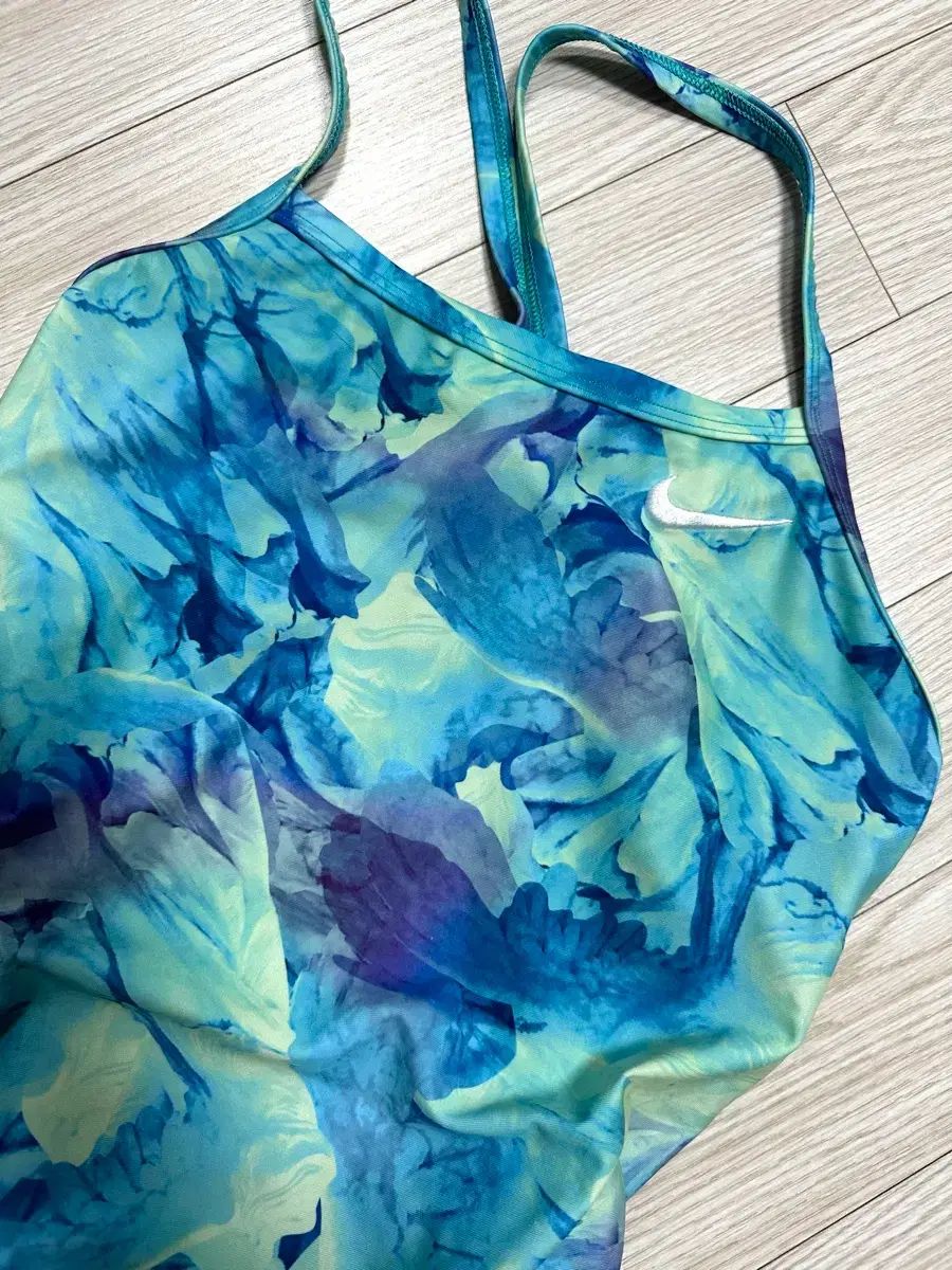 36 NIKE ローカット ヴィクトリー ボルドー レーサーバッグ