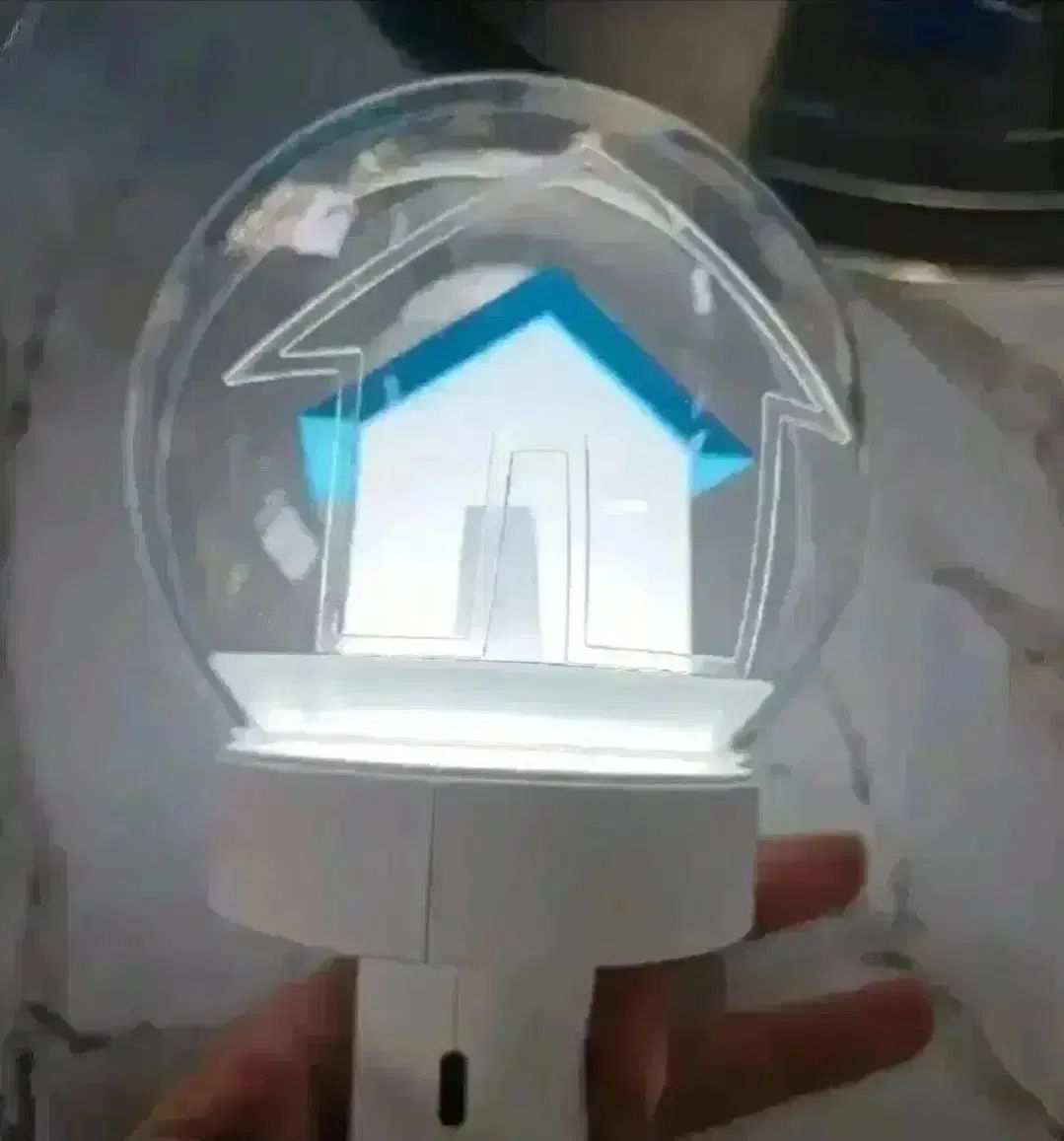 新品) BOYNEXTDOOR(ボイネク) ペンライト + トレカ 出品 - メルカリ