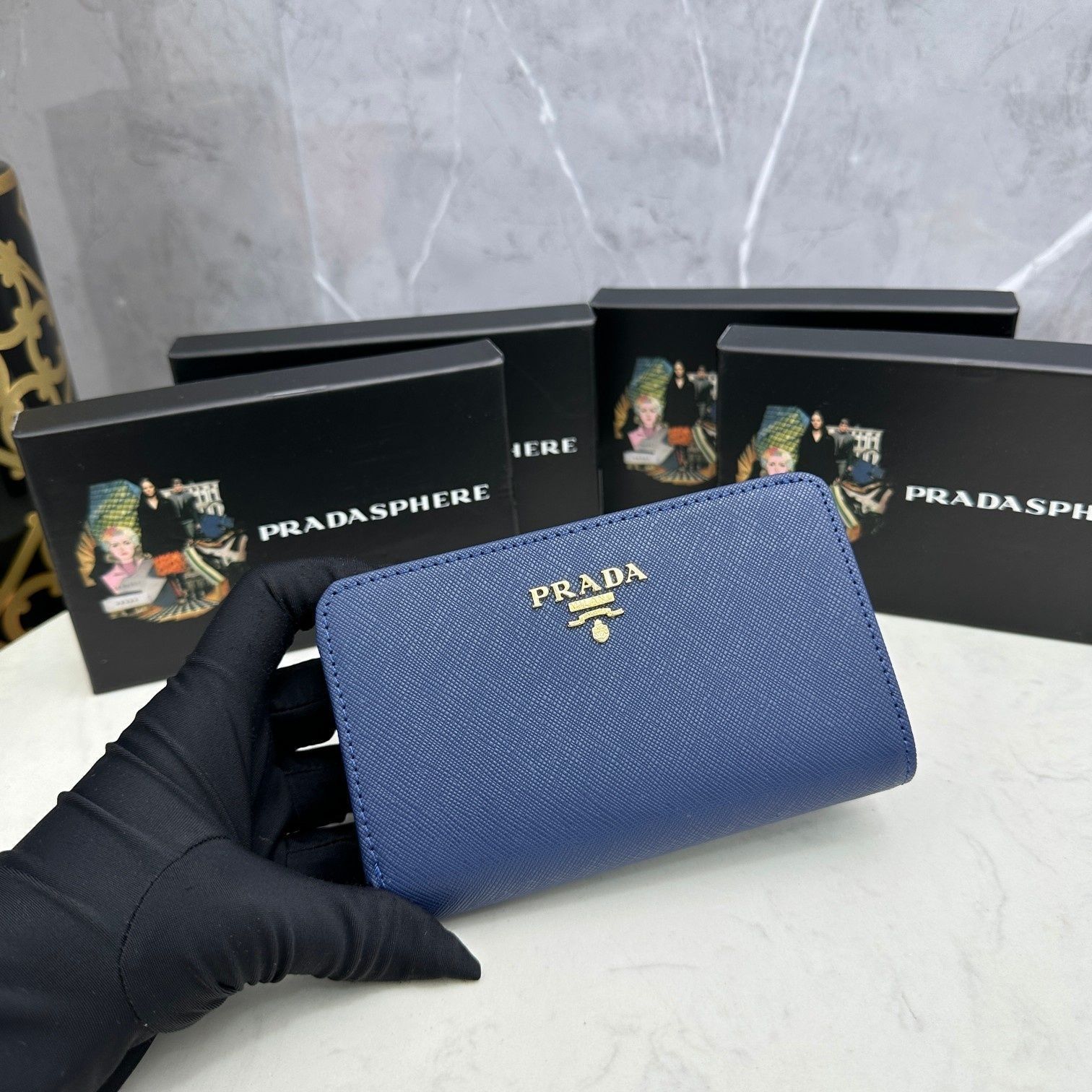 希少品】綺麗 PRADA プラダ 折り財布 小銭入れ - メルカリ