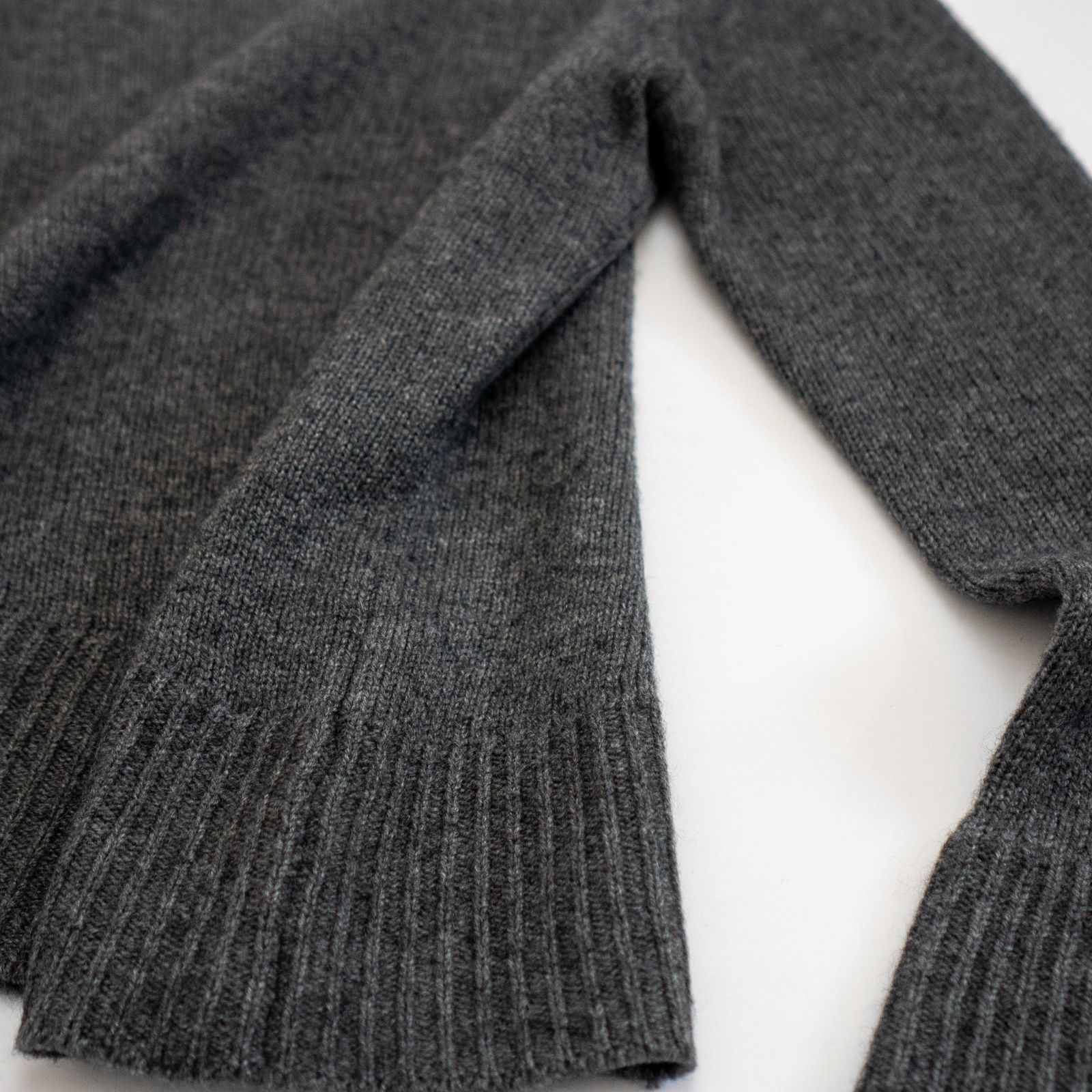 FOXEY フォクシー ニット サイズ40 カシミヤ100 チャコールグレー