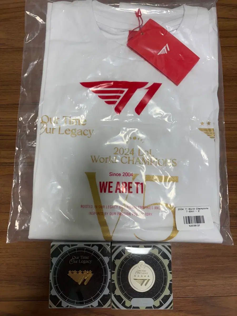 まとめ T 1 2025 WORLD Champion 半袖Tシャツ バッジ