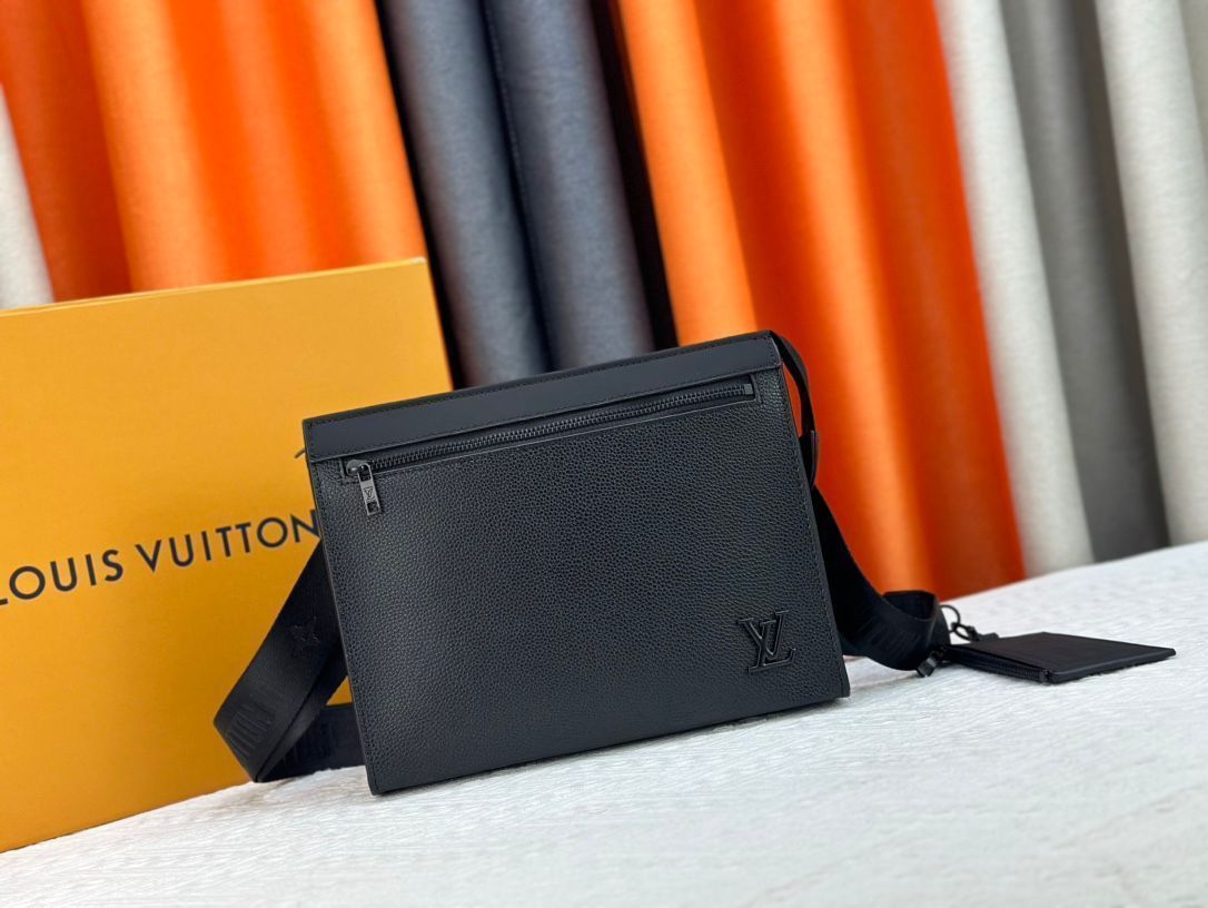 LOUIS VUITTON メンズ ルイヴィトン ショルダーバッグ 人気モデル 送料