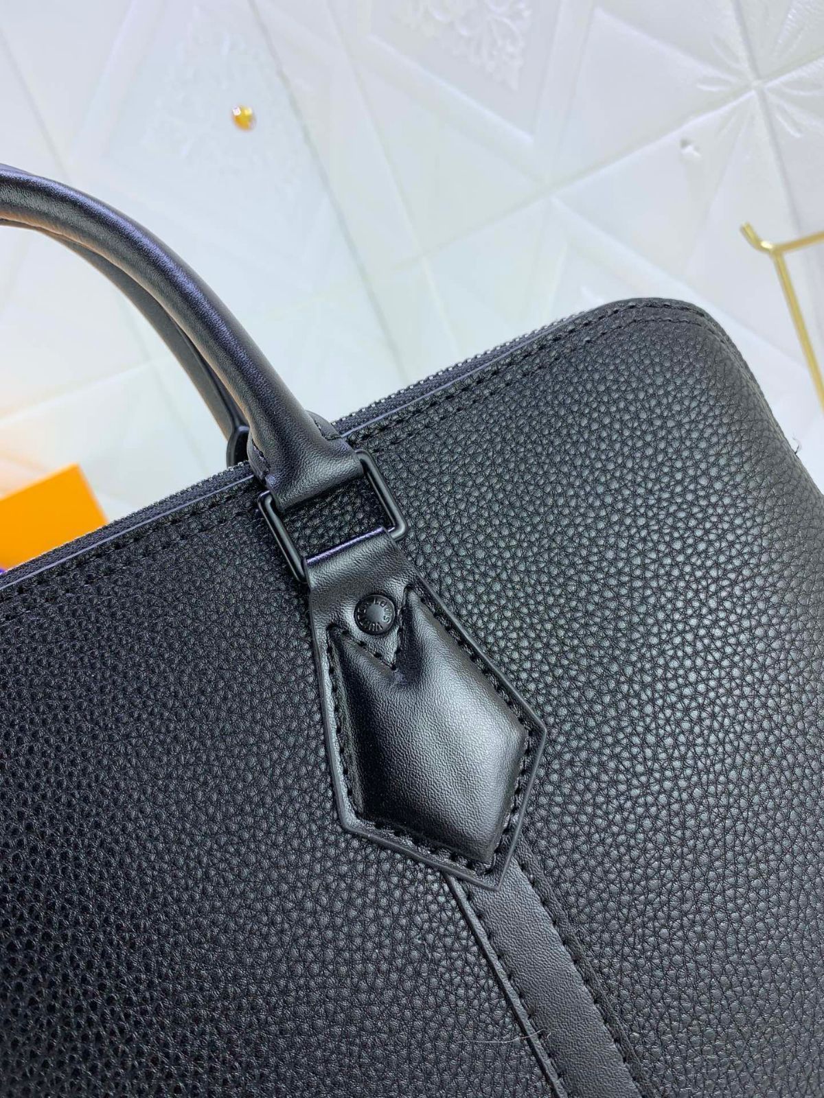 美品 LOUIS VUITTON ルイヴィトンメンズ ビジネスバッグ LV