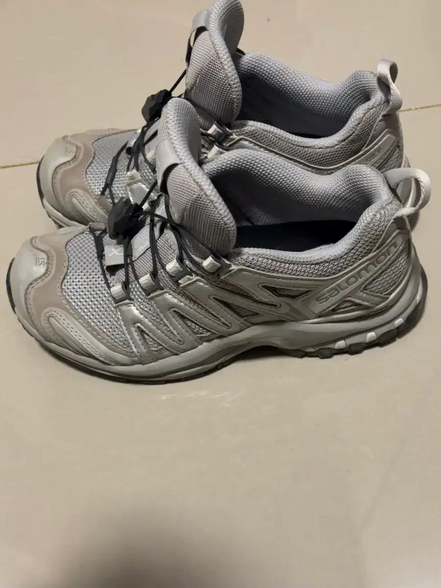 SALOMON サロモン